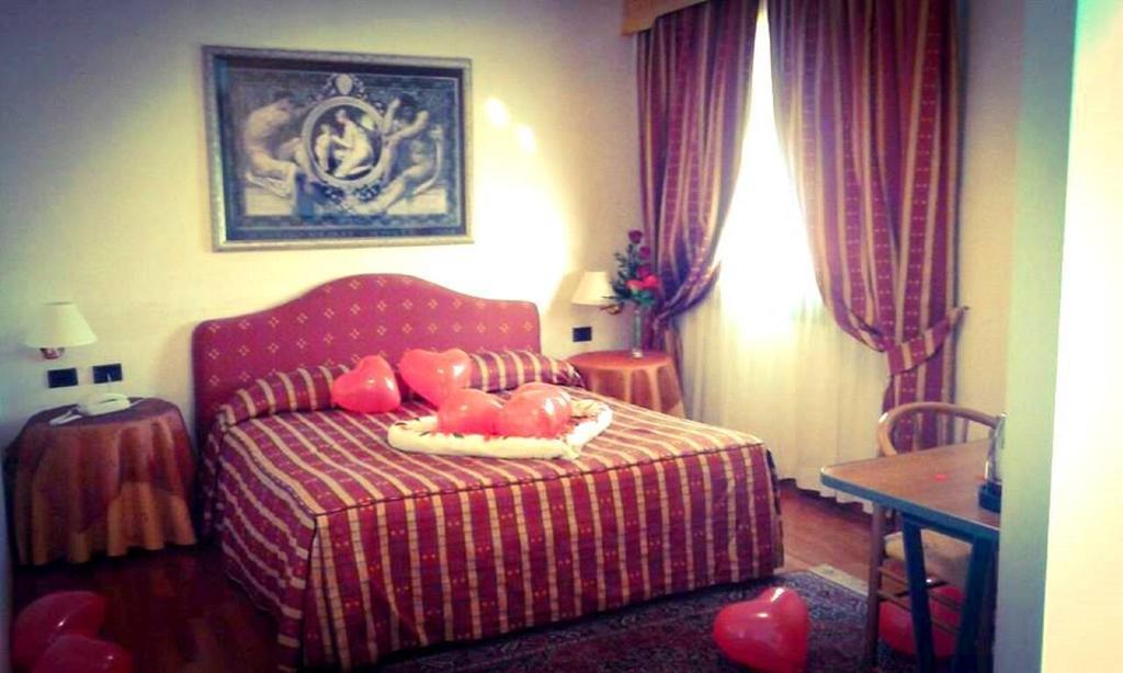 Luna Hotel