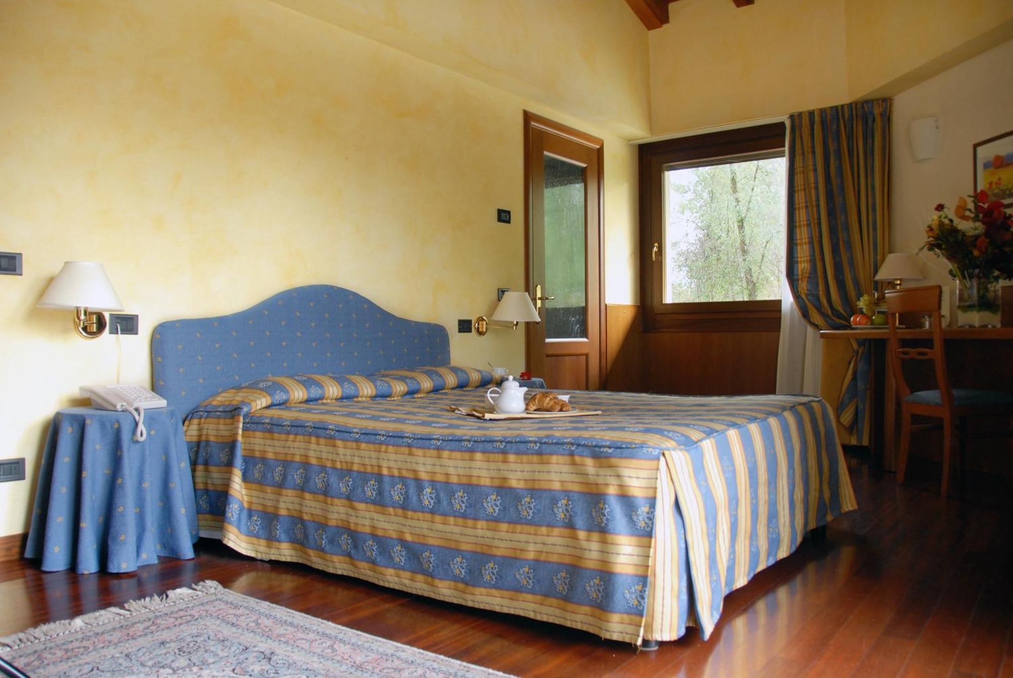 Luna Hotel